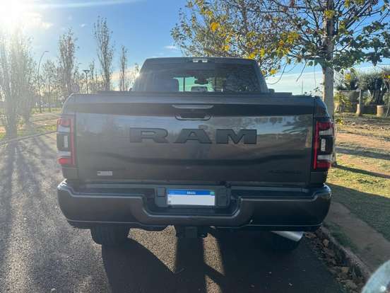 RAM-2500-6.7 I6 TURBO DIESEL LARAMIE NIGHT EDITION CD 4X4 AUTOMÁTICO RAM-2500-2024