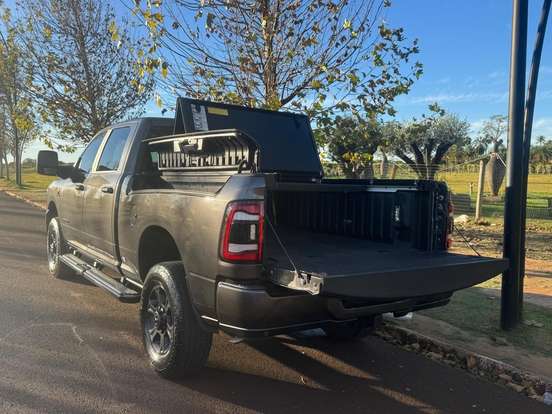 RAM-2500-6.7 I6 TURBO DIESEL LARAMIE NIGHT EDITION CD 4X4 AUTOMÁTICO RAM-2500-2024