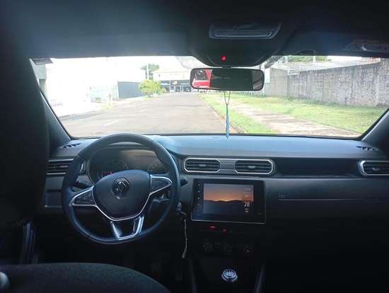 RENAULT-DUSTER-2022