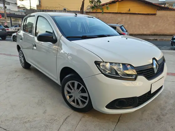 RENAULT SANDERO 1.0 AUTHENTIQUE 16V FLEX 4P MANUAL RENAULT SANDERO 1.0 AUTHENTIQUE 16V FLEX 4P MANUAL