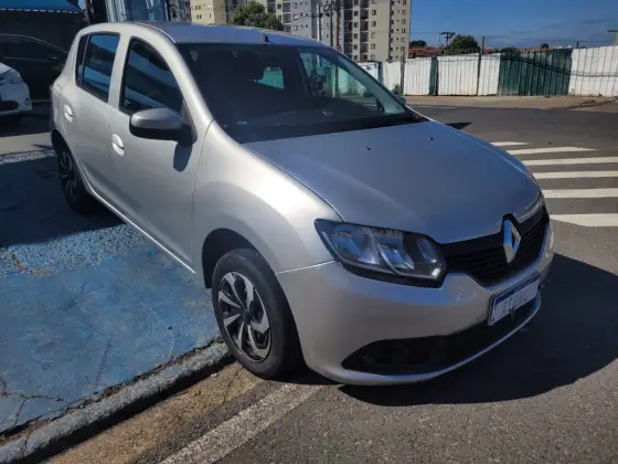 RENAULT SANDERO 1.6 EXPRESSION 8V FLEX 4P MANUAL RENAULT SANDERO 1.6 EXPRESSION 8V FLEX 4P MANUAL