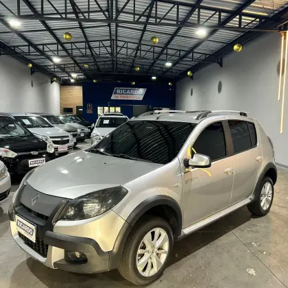 RENAULT SANDERO 1.6 STEPWAY 8V FLEX 4P MANUAL RENAULT SANDERO 1.6 STEPWAY 8V FLEX 4P MANUAL