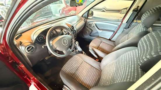 RENAULT-SANDERO-2013