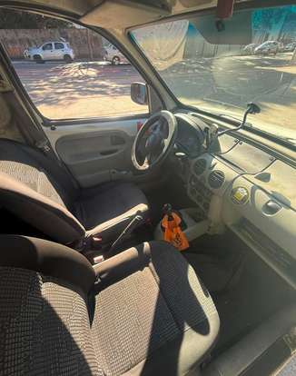 RENAULT-KANGOO-2011