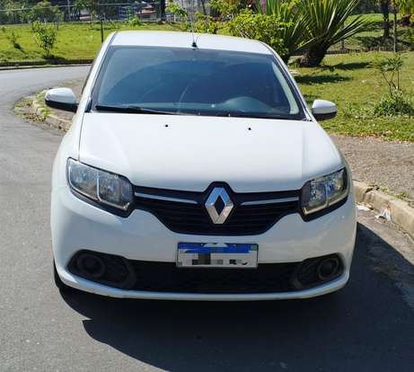 RENAULT-SANDERO-2018