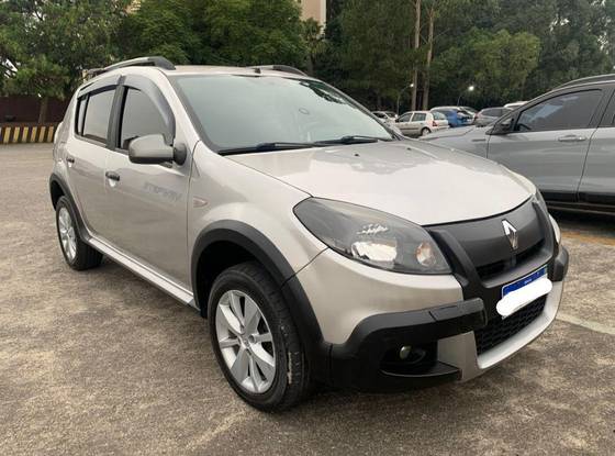 RENAULT SANDERO 1.6 STEPWAY 16V FLEX 4P AUTOMÁTICO