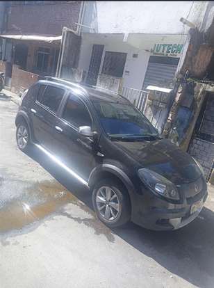 RENAULT-SANDERO-2011
