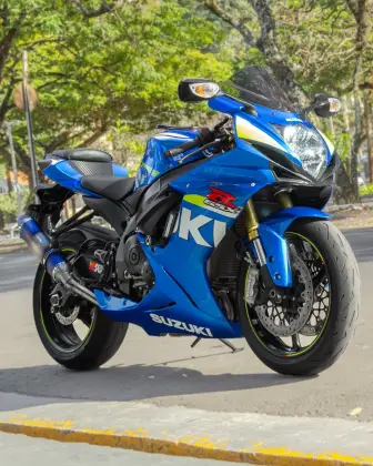 SUZUKI GSX-R750 SUZUKI GSX-R750