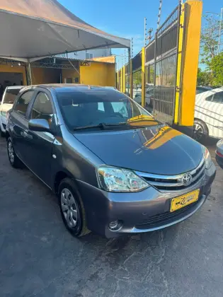 TOYOTA ETIOS 1.3 XS 16V FLEX 4P MANUAL TOYOTA ETIOS 1.3 XS 16V FLEX 4P MANUAL