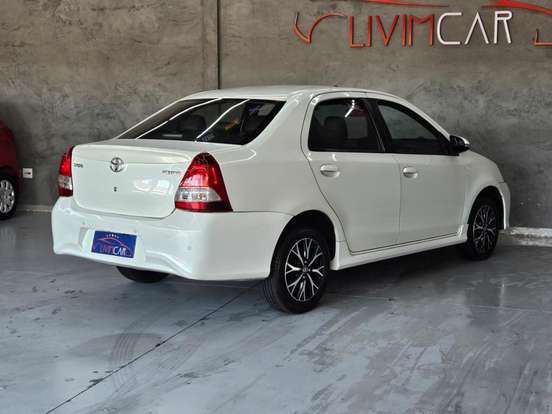 TOYOTA-ETIOS-1.5 PLATINUM SEDAN 16V FLEX 4P AUTOMÁTICO TOYOTA-ETIOS-2018