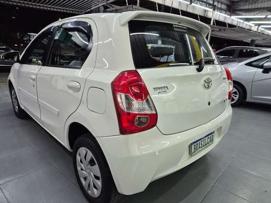 TOYOTA-ETIOS-2016