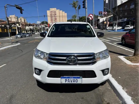 TOYOTA HILUX 2.7 SR 4X2 CD 16V FLEX 4P MANUAL TOYOTA HILUX 2.7 SR 4X2 CD 16V FLEX 4P MANUAL