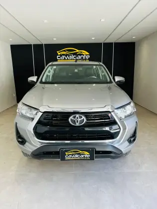 TOYOTA HILUX 2.8 D-4D TURBO DIESEL CD GR-S 4X4 AUTOMÁTICO TOYOTA HILUX 2.8 D-4D TURBO DIESEL CD GR-S 4X4 AUTOMÁTICO