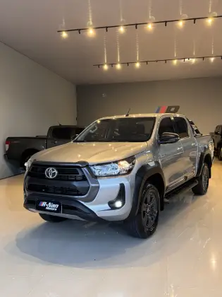 TOYOTA HILUX 2.8 D-4D TURBO DIESEL CD SR 4X4 AUTOMÁTICO TOYOTA HILUX 2.8 D-4D TURBO DIESEL CD SR 4X4 AUTOMÁTICO