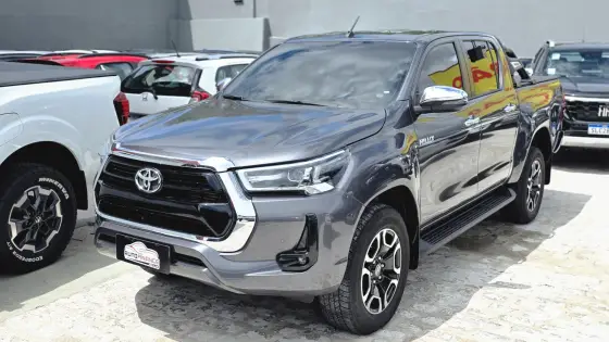 TOYOTA HILUX 2.8 D-4D TURBO DIESEL CD SRV 4X4 AUTOMÁTICO TOYOTA HILUX 2.8 D-4D TURBO DIESEL CD SRV 4X4 AUTOMÁTICO