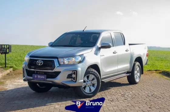 TOYOTA HILUX 2.8 SR 4X4 CD 16V DIESEL 4P AUTOMÁTICO