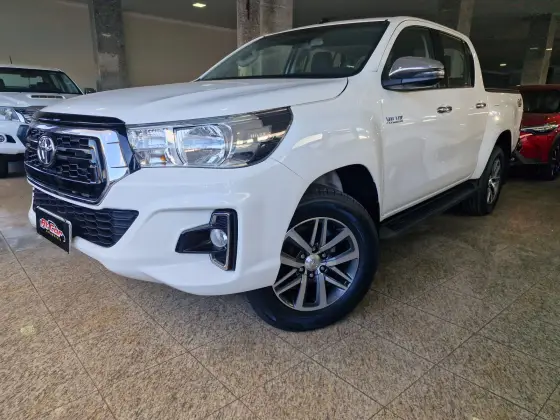 TOYOTA HILUX 2.8 SRV 4X4 CD 16V DIESEL 4P AUTOMÁTICO TOYOTA HILUX 2.8 SRV 4X4 CD 16V DIESEL 4P AUTOMÁTICO