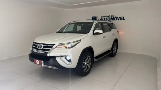 TOYOTA HILUX 2.8 SRV 4X4 CD 16V DIESEL 4P AUTOMÁTICO TOYOTA HILUX 2.8 SRV 4X4 CD 16V DIESEL 4P AUTOMÁTICO