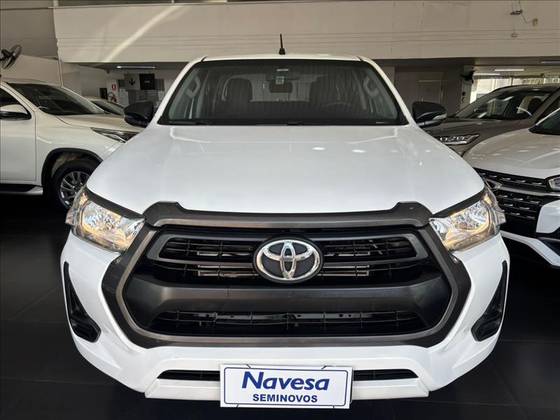 TOYOTA HILUX 2.8 D-4D TURBO DIESEL CD POWER PACK 4X4 MANUAL