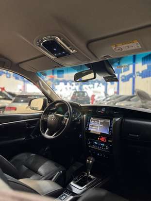 TOYOTA-HILUX-2023