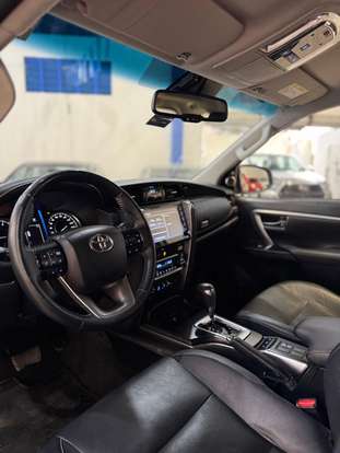 TOYOTA-HILUX-2023