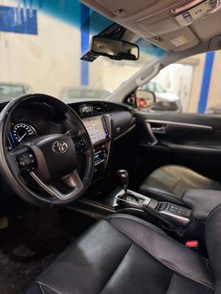 TOYOTA-HILUX-2023