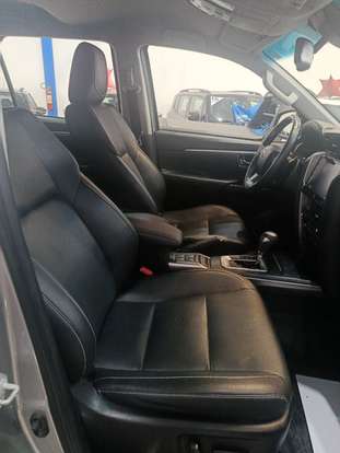 TOYOTA-HILUX-2023