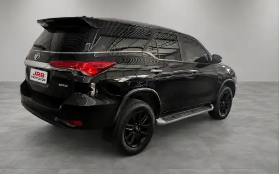 TOYOTA-HILUX SW4-2017