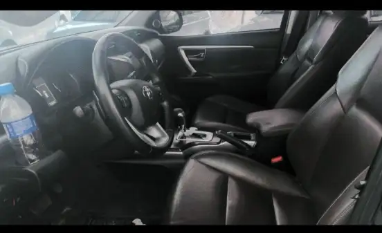 TOYOTA-HILUX SW4-2017