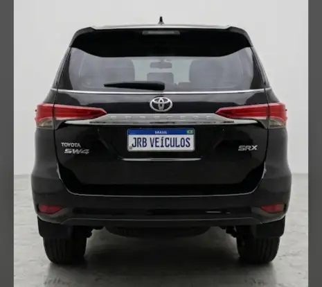 TOYOTA-HILUX SW4-2017