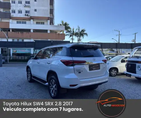 TOYOTA-HILUX SW4-2.8 SRX 4X4 7 LUGARES 16V TURBO INTERCOOLER DIESEL 4P AUTOMÁTICO TOYOTA-HILUX SW4-2016