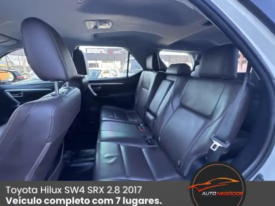 TOYOTA-HILUX SW4-2.8 SRX 4X4 7 LUGARES 16V TURBO INTERCOOLER DIESEL 4P AUTOMÁTICO TOYOTA-HILUX SW4-2016