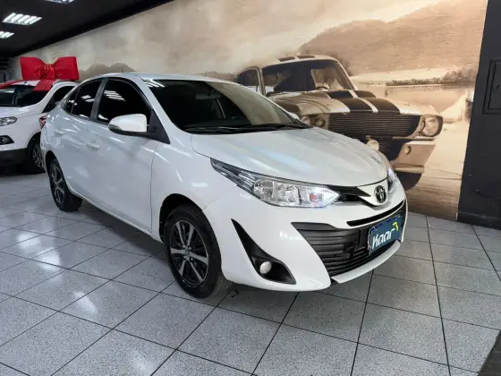 TOYOTA YARIS 1.5 16V FLEX SEDAN XL LIVE MULTIDRIVE TOYOTA YARIS 1.5 16V FLEX SEDAN XL LIVE MULTIDRIVE