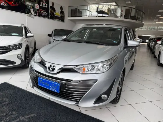 TOYOTA YARIS 1.5 16V FLEX SEDAN XS CONNECT MULTIDRIVE TOYOTA YARIS 1.5 16V FLEX SEDAN XS CONNECT MULTIDRIVE