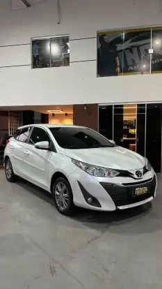 TOYOTA-YARIS-2021
