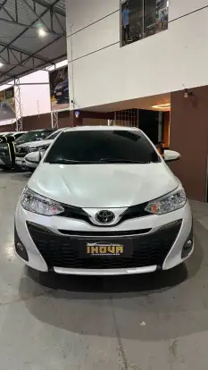 TOYOTA-YARIS-2021