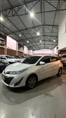 TOYOTA-YARIS-2021