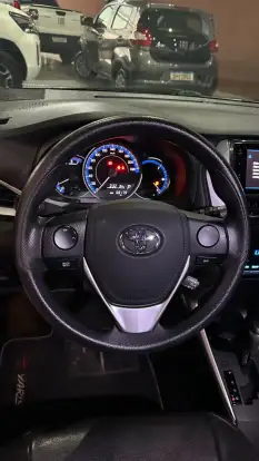 TOYOTA-YARIS-2021