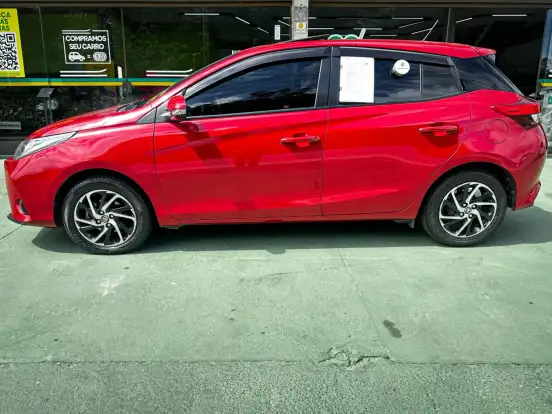 TOYOTA-YARIS-2022