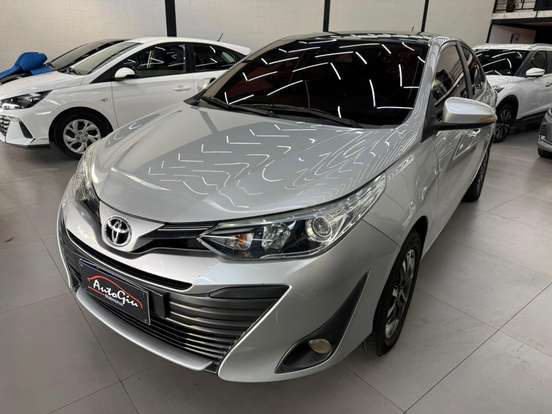 TOYOTA-YARIS-2018