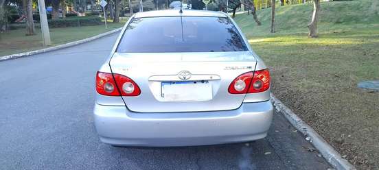TOYOTA-COROLLA-2005