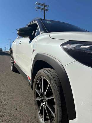 TOYOTA-COROLLA CROSS-2024