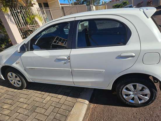 TOYOTA-ETIOS-2016