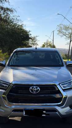 TOYOTA-HILUX-2025