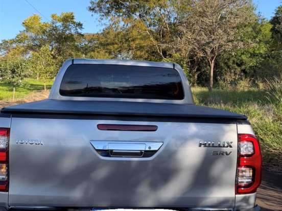 TOYOTA-HILUX-2.8 D-4D TURBO DIESEL CD SRV 4X4 AUTOMÁTICO TOYOTA-HILUX-2025