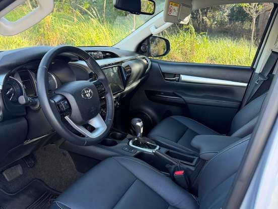 TOYOTA-HILUX-2.8 D-4D TURBO DIESEL CD SRV 4X4 AUTOMÁTICO TOYOTA-HILUX-2025
