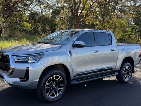 TOYOTA-HILUX-2.8 D-4D TURBO DIESEL CD SRV 4X4 AUTOMÁTICO TOYOTA-HILUX-2025