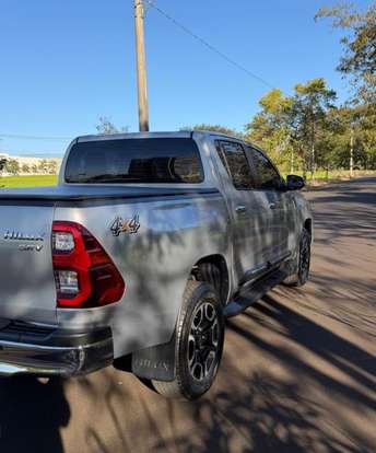 TOYOTA-HILUX-2025