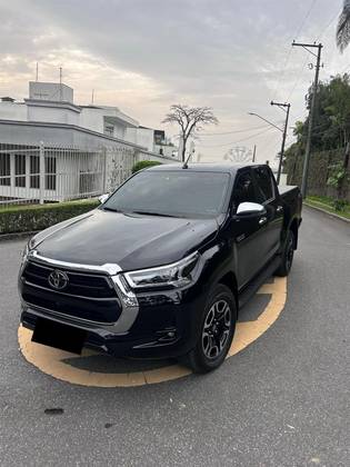 TOYOTA HILUX 2.8 D-4D TURBO DIESEL CD SRX 4X4 AUTOMÁTICO