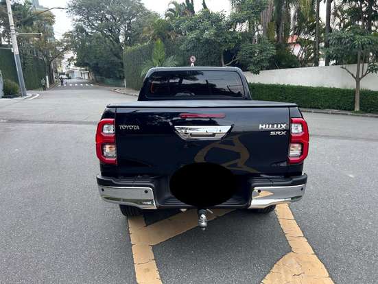 TOYOTA-HILUX-2025